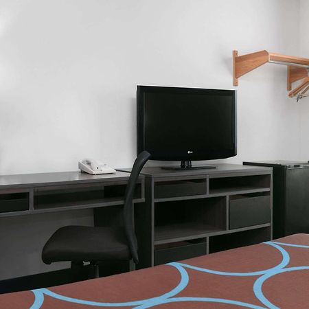 Super 8 By Wyndham Grapevine/Dfw Airport Northwest Hotel Buitenkant foto
