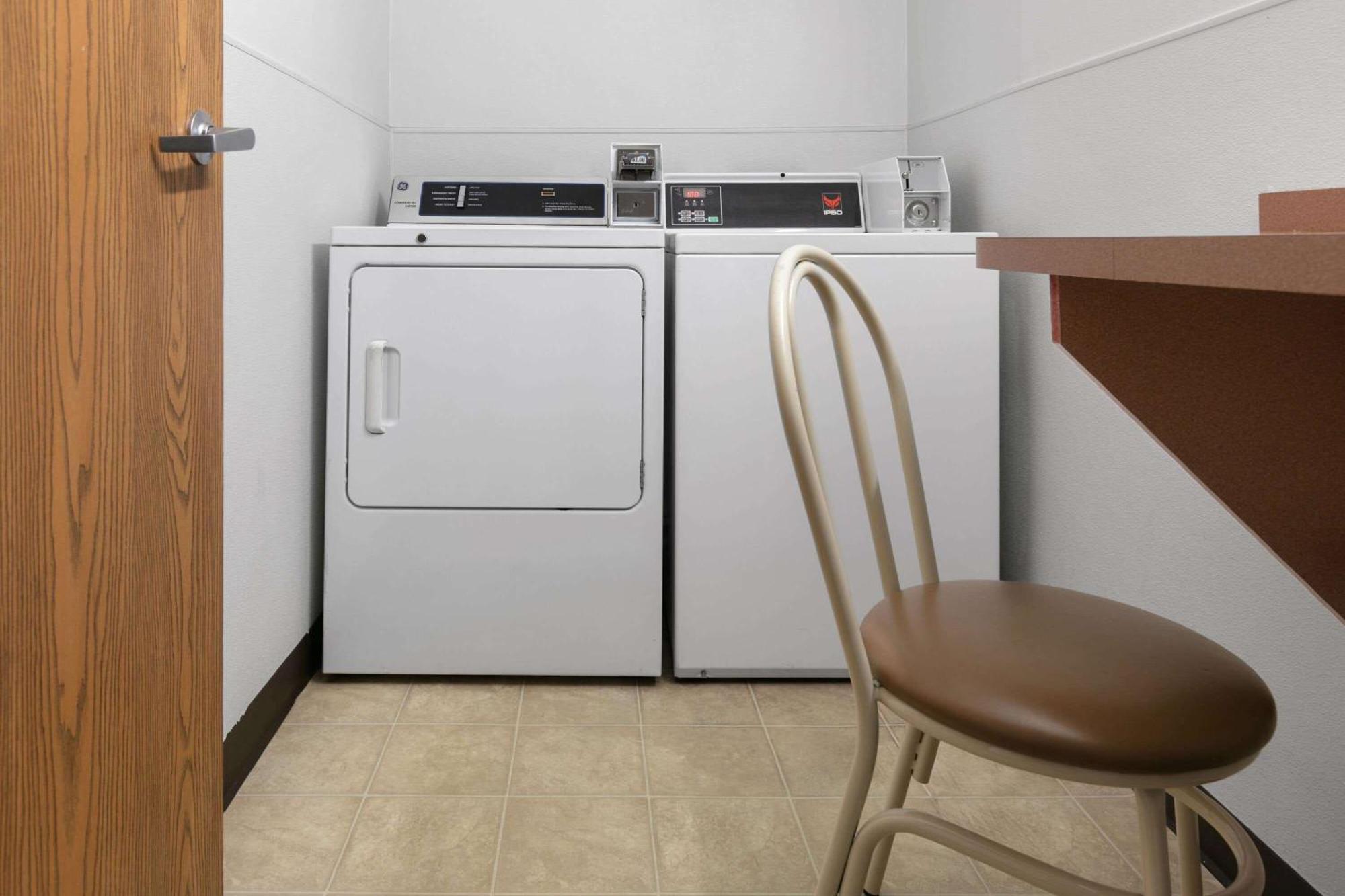 Super 8 By Wyndham Grapevine/Dfw Airport Northwest Hotel Buitenkant foto