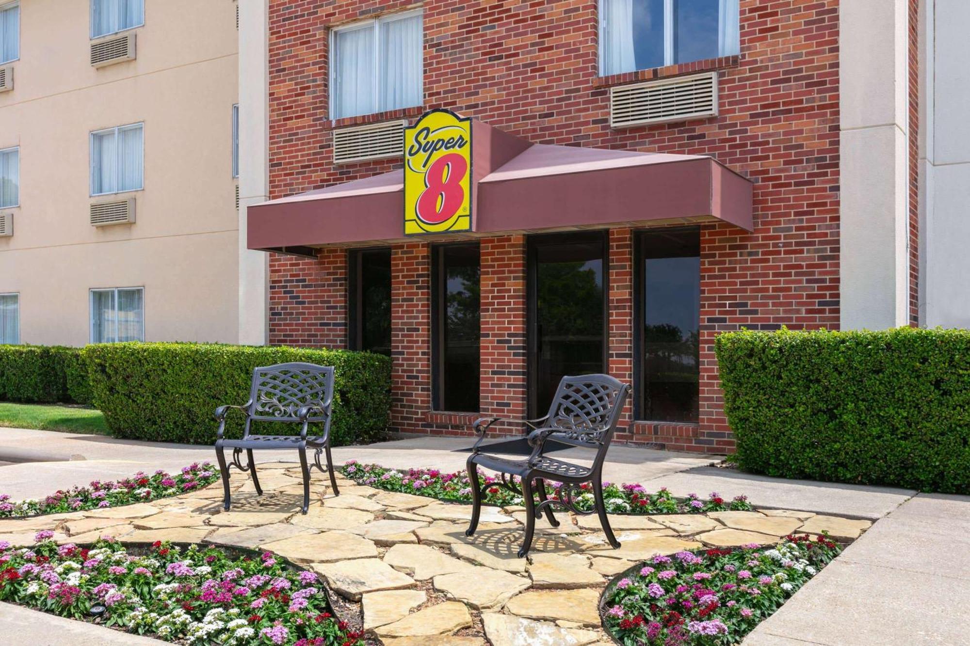 Super 8 By Wyndham Grapevine/Dfw Airport Northwest Hotel Buitenkant foto