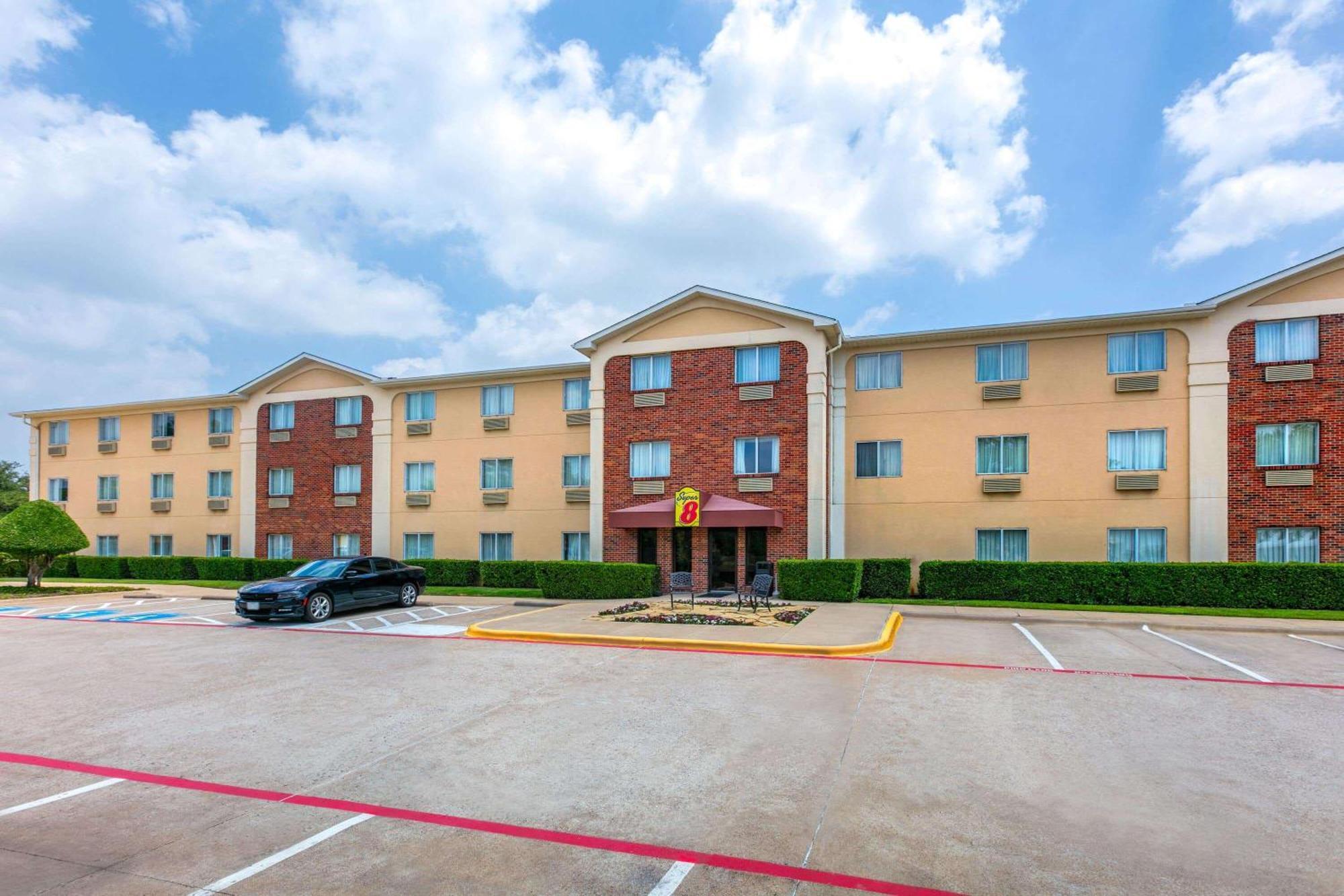 Super 8 By Wyndham Grapevine/Dfw Airport Northwest Hotel Buitenkant foto